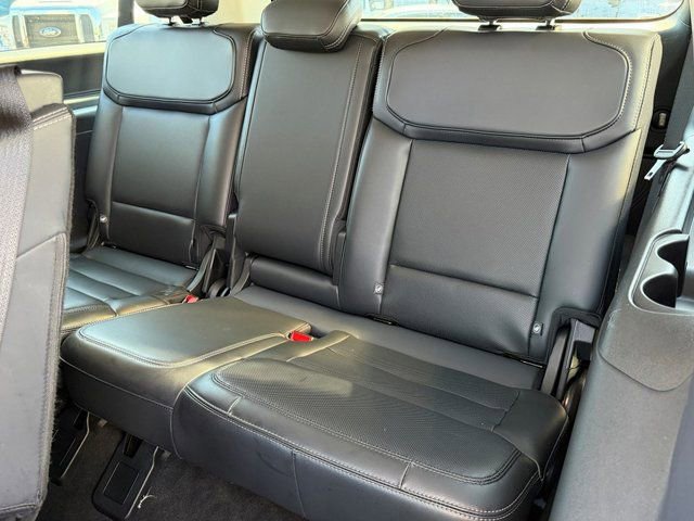 Certified 2025 Ford Expedition Max Platinum image 40