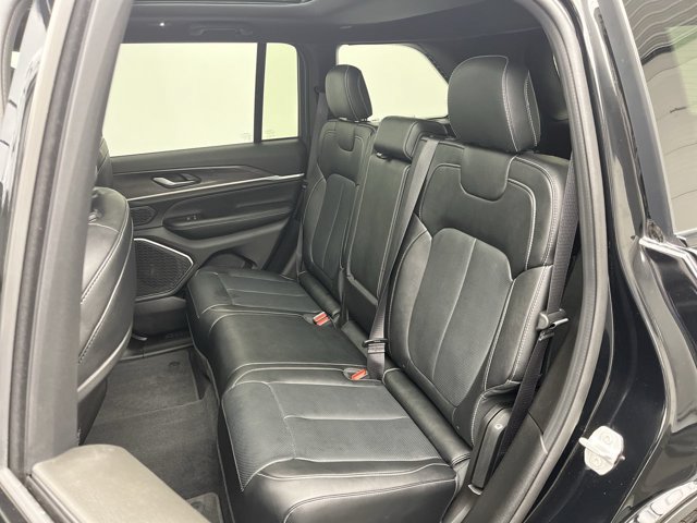 Used 2026 Jeep Grand Cherokee Limited AWD/4WD image 13