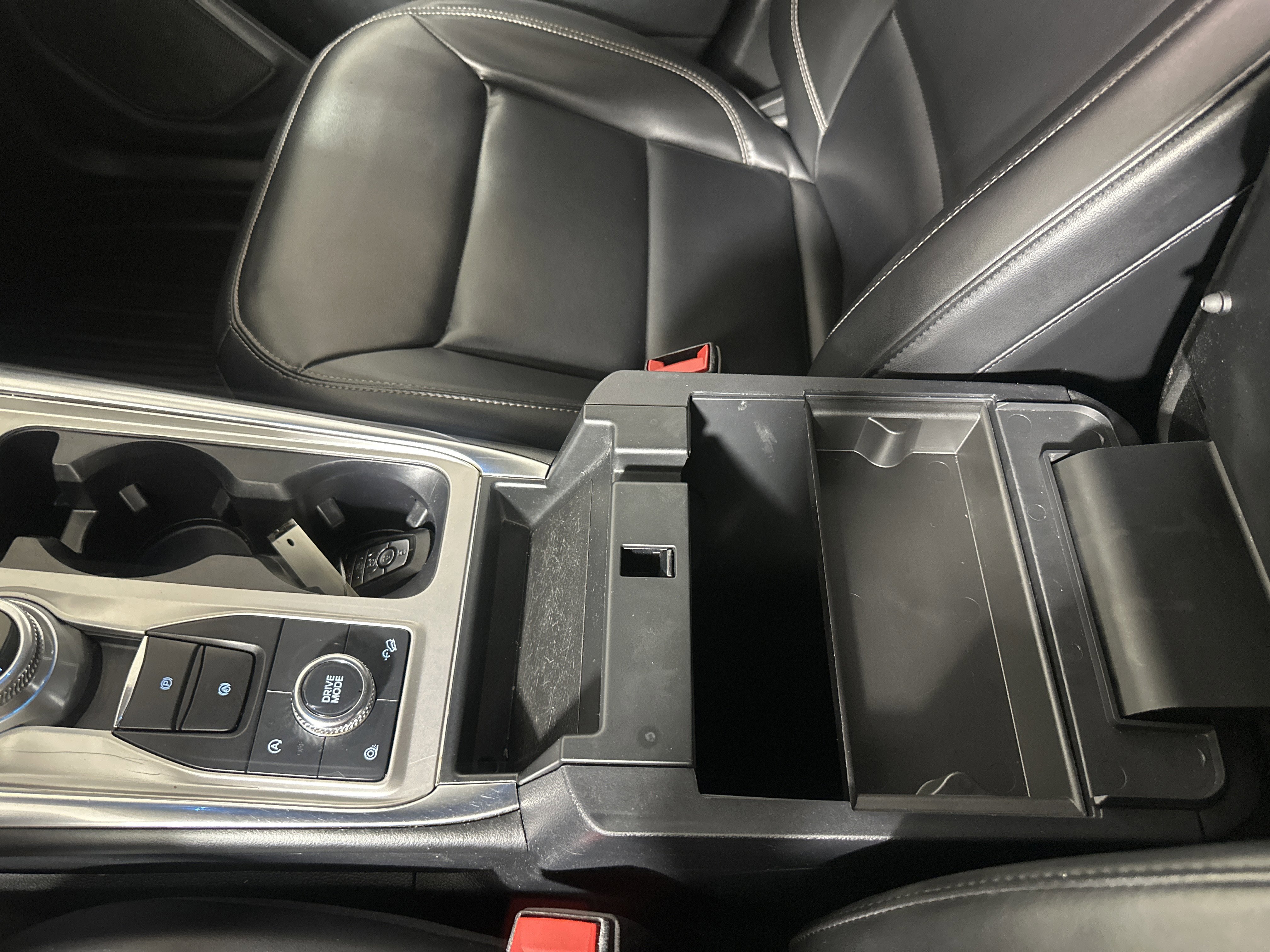 Certified 2021 Ford Explorer XLT w/ Equipment Group 202A image 21