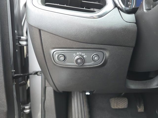 Used 2023 Chevrolet Equinox Premier image 23