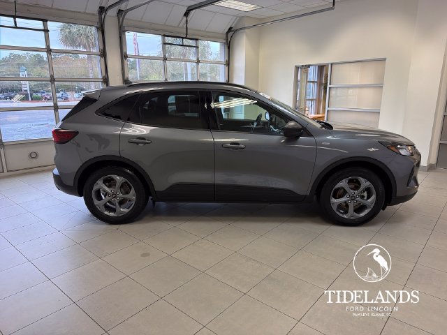 Certified 2025 Ford Escape ST-Line FWD image 10