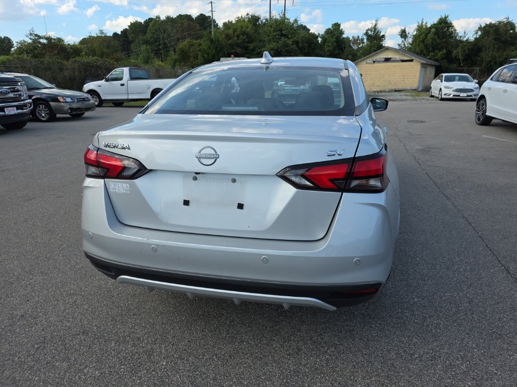 Used 2024 Nissan Versa SV FWD image 3