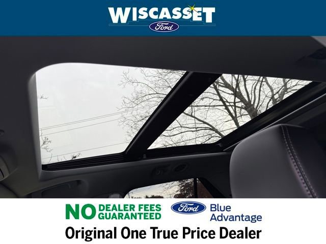 Certified 2022 Ford Explorer XLT w/ Equipment Group 202A image 15