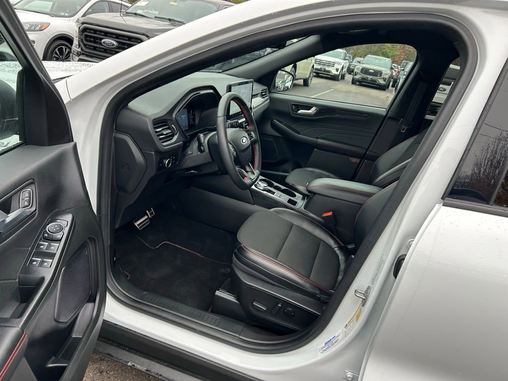 Certified 2023 Ford Escape ST-Line w/ Tech Pack #1 image 15