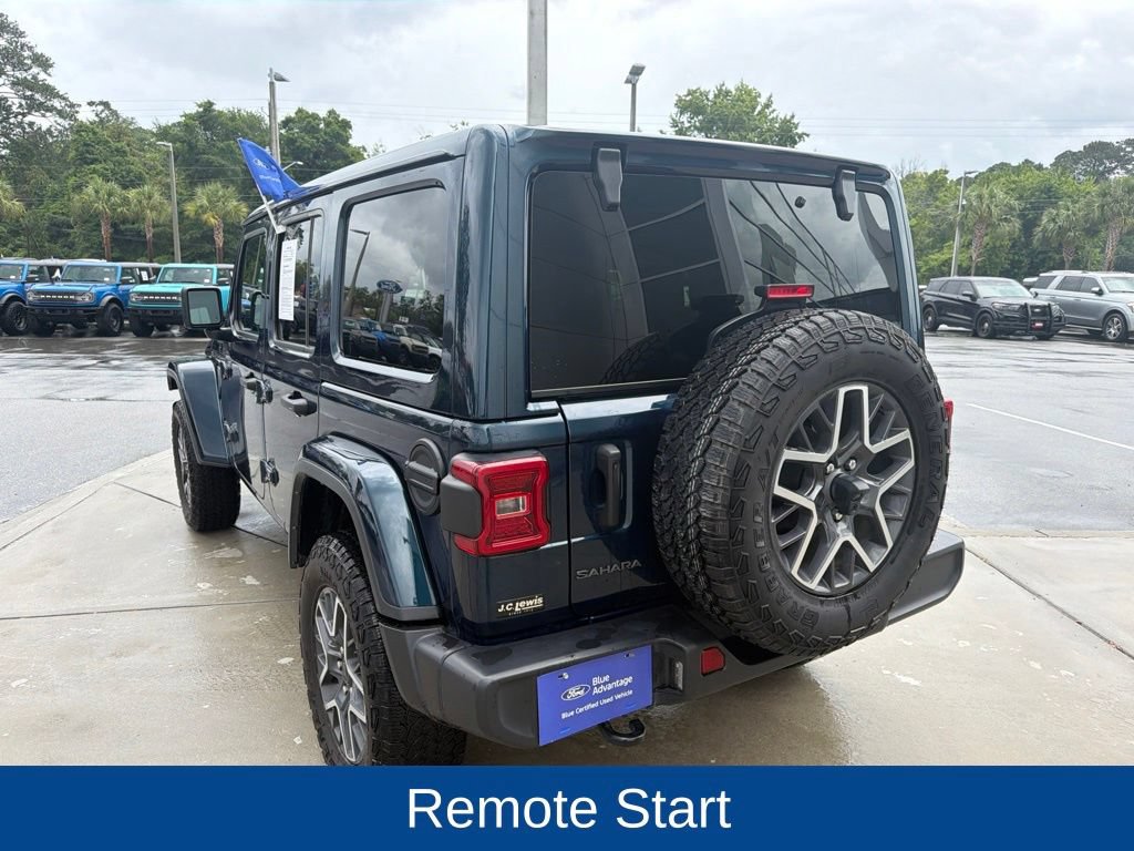 Used 2025 Jeep Wrangler Unlimited Sahara AWD/4WD image 6