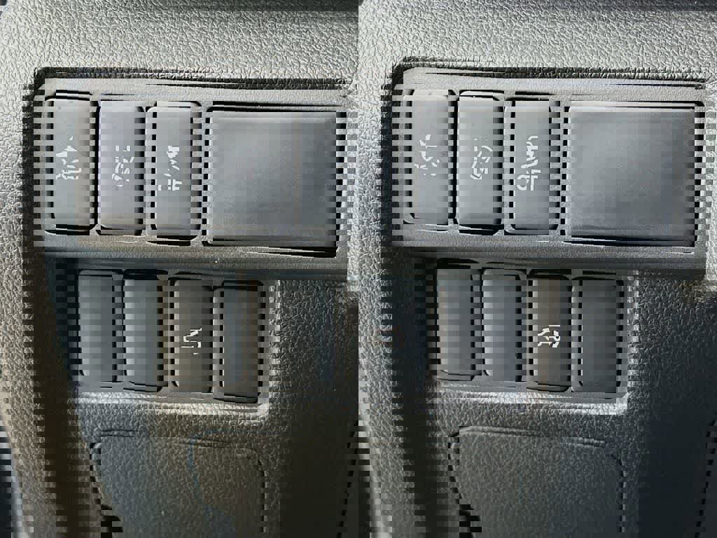 Used 2024 Mitsubishi Eclipse Cross SE image 26