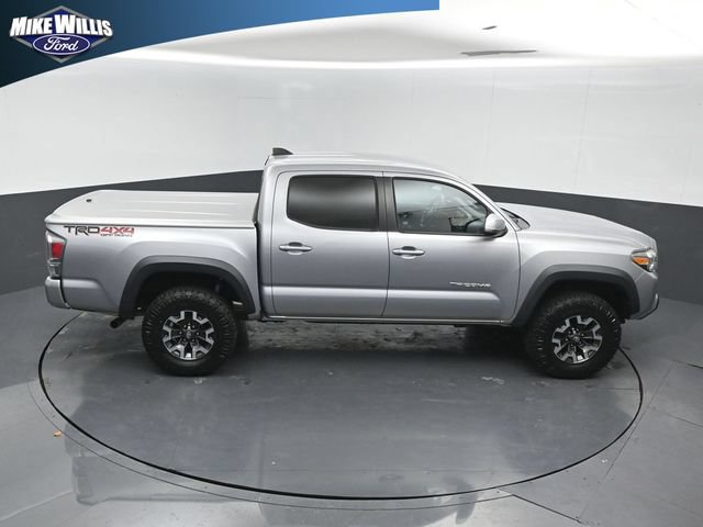 Used 2020 Toyota Tacoma TRD Off-Road w/ Technology Package AWD/4WD image 16