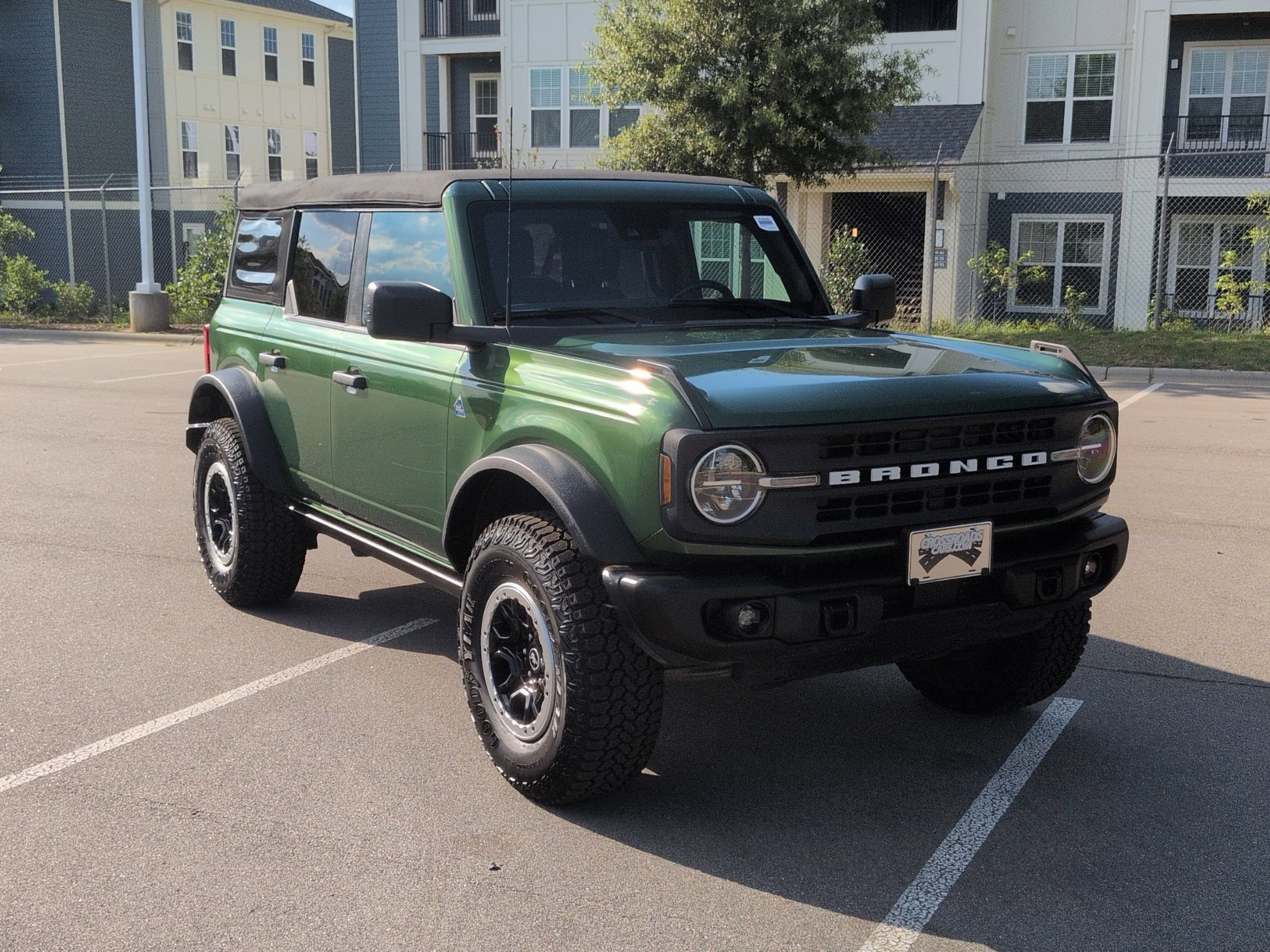 Certified 2022 Ford Bronco Black Diamond w/ Sasquatch Package AWD/4WD image 2
