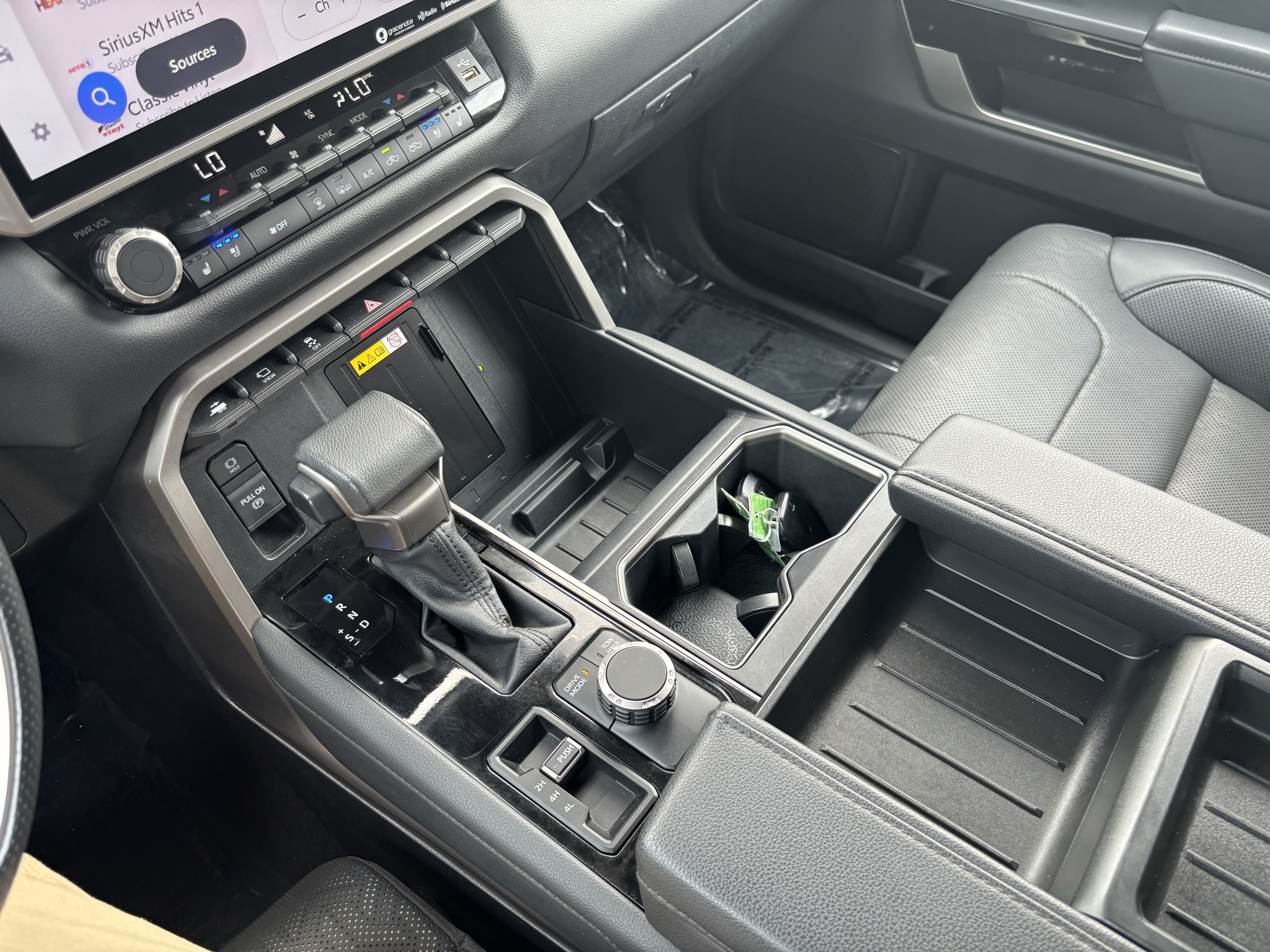 Used 2022 Toyota Tundra Limited AWD/4WD image 28