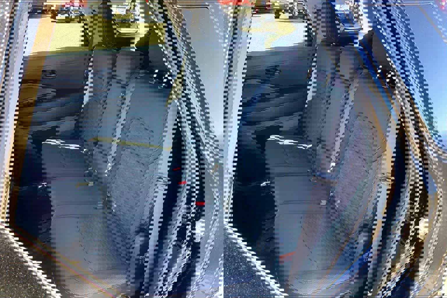 Used 2025 Nissan Pathfinder SV image 18