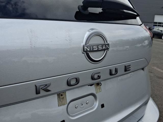 Used 2024 Nissan Rogue S FWD image 29