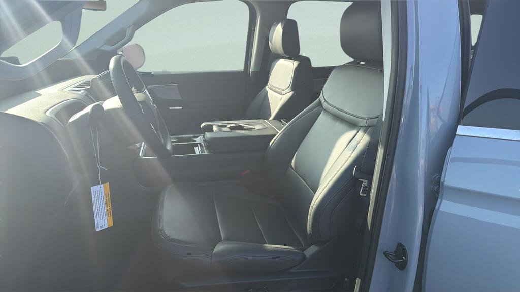Certified 2026 Ford Expedition Active AWD/4WD image 30