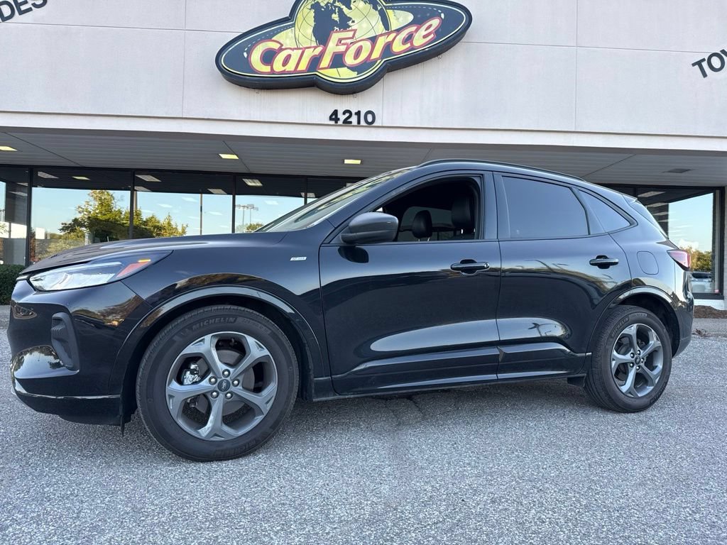 Certified 2023 Ford Escape ST-Line w/ Tech Pack #1 FWD image 5