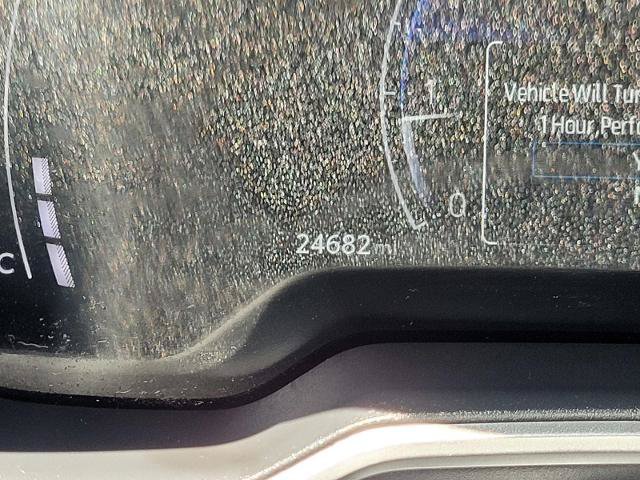 Used 2025 Toyota Corolla Cross XLE FWD image 31