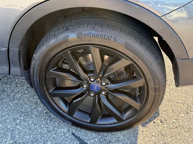 Certified 2017 Ford Escape SE w/ Equipment Group 201A AWD/4WD image 5
