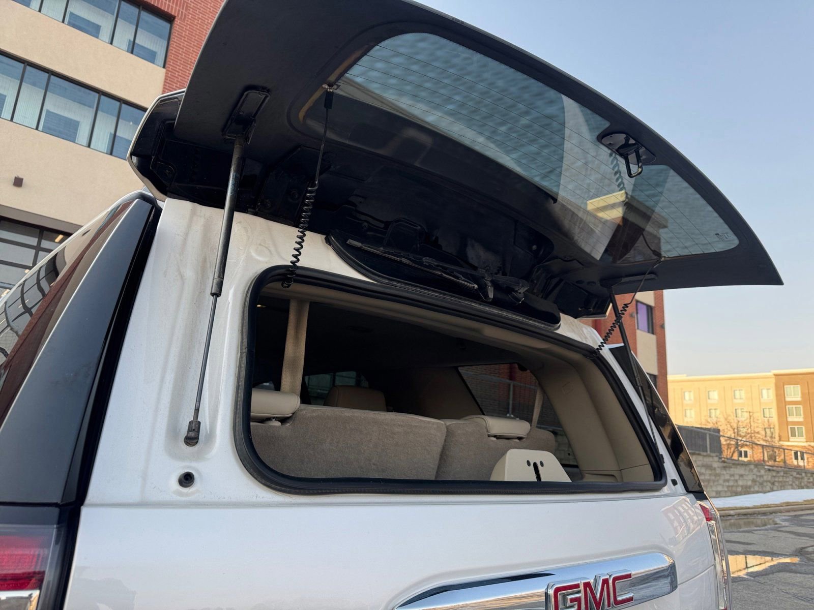 Used 2020 GMC Yukon Denali w/ Denali Ultimate Package image 16