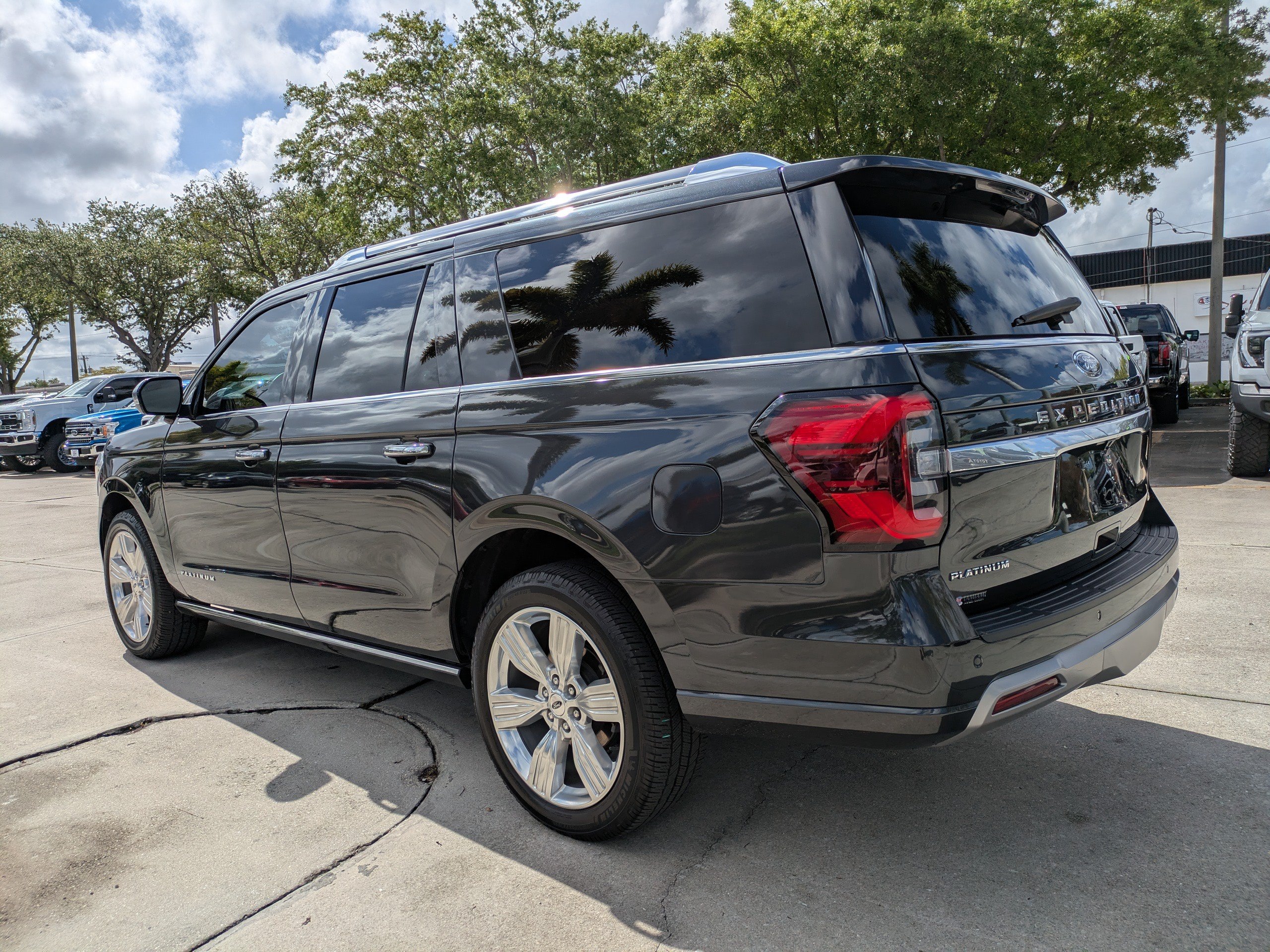 Certified 2023 Ford Expedition Max Platinum AWD/4WD image 6