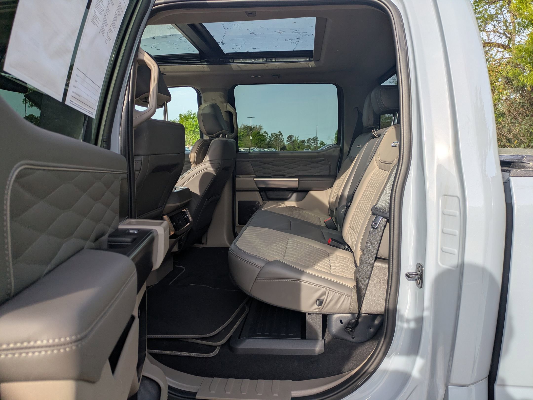 Certified 2025 Ford F450 Platinum w/ Platinum Plus Package AWD/4WD image 29
