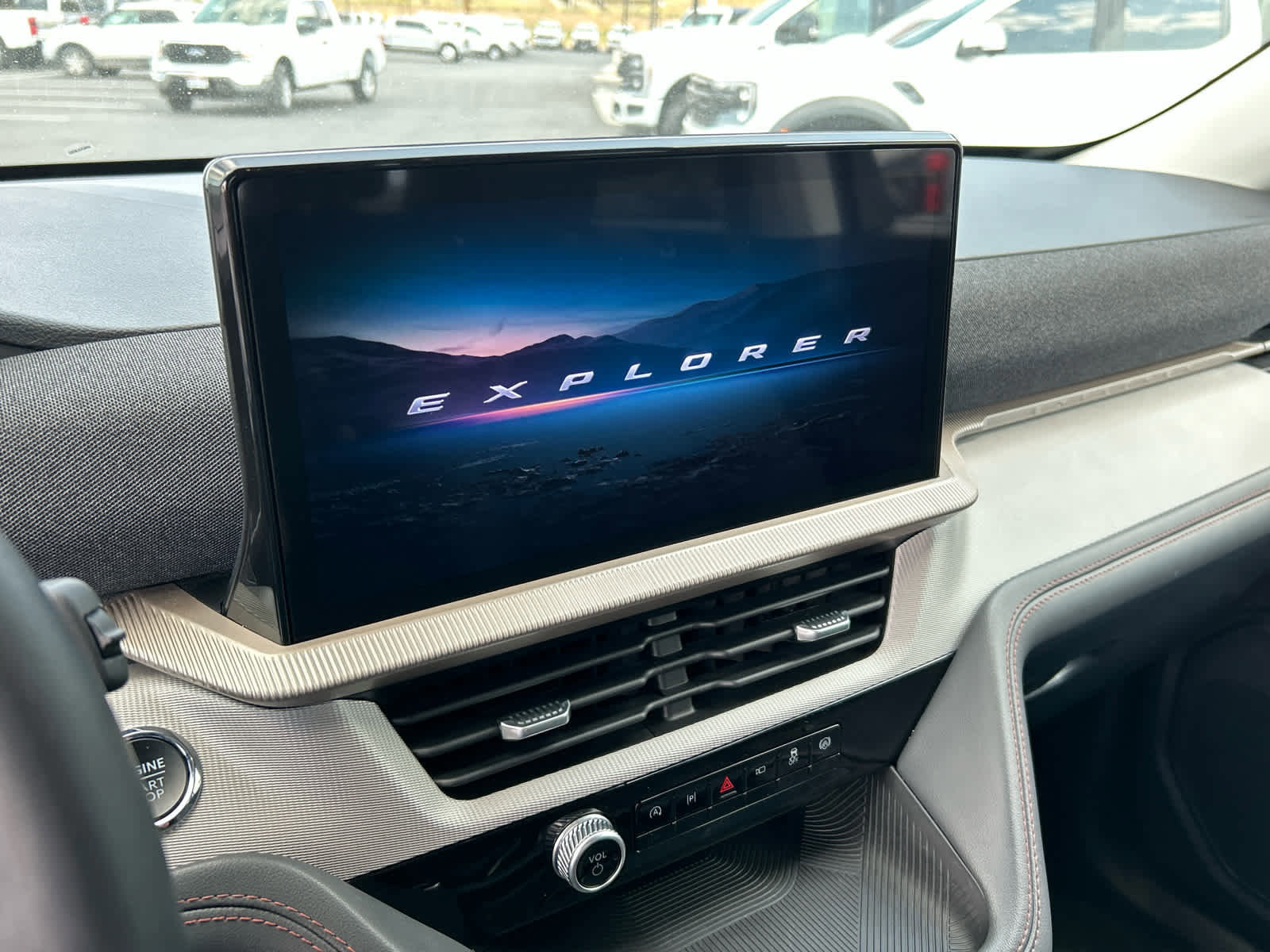 Certified 2025 Ford Explorer Active image 39