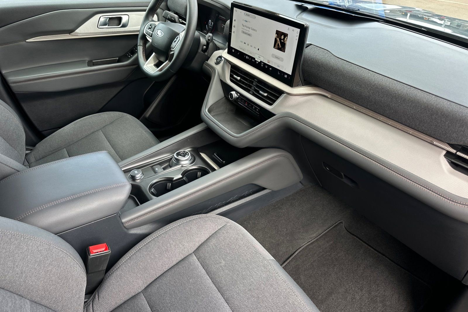 Certified 2025 Ford Explorer Active RWD image 16