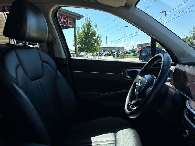 Used 2025 Kia Sorento S w/ Panoramic Sunroof Package FWD image 12