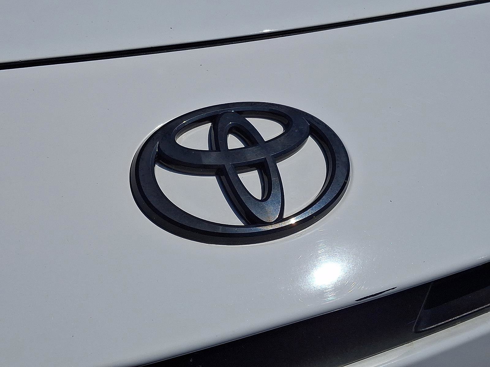 Used 2025 Toyota Camry SE w/ Convenience Package FWD image 30