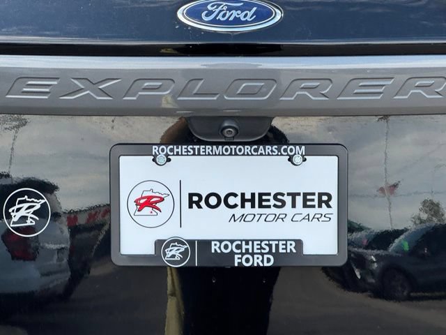 Certified 2023 Ford Explorer XLT w/ Equipment Group 202A AWD/4WD image 39
