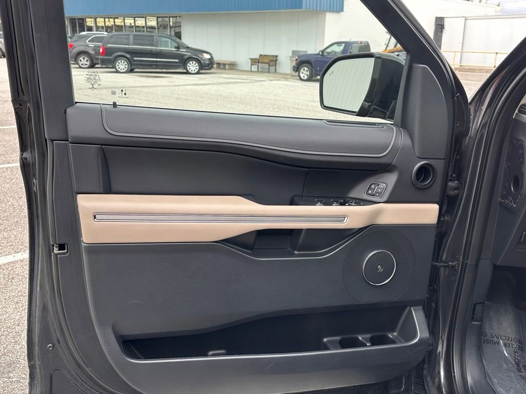 Certified 2023 Ford Expedition Limited image 12