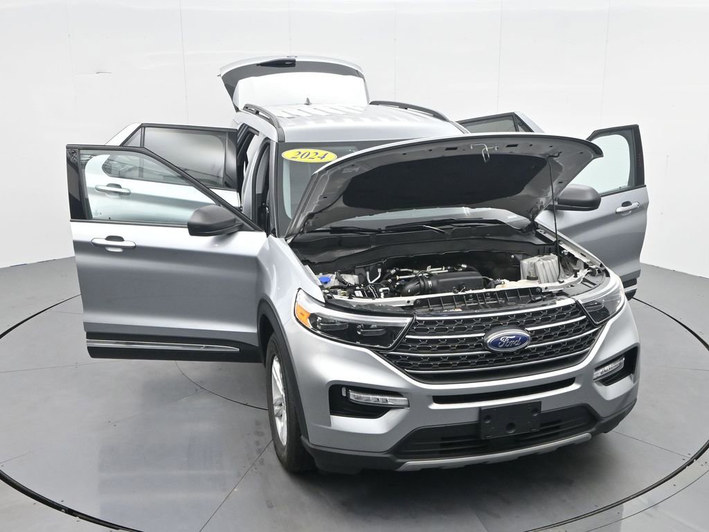 Certified 2024 Ford Explorer XLT w/ Equipment Group 202A image 32