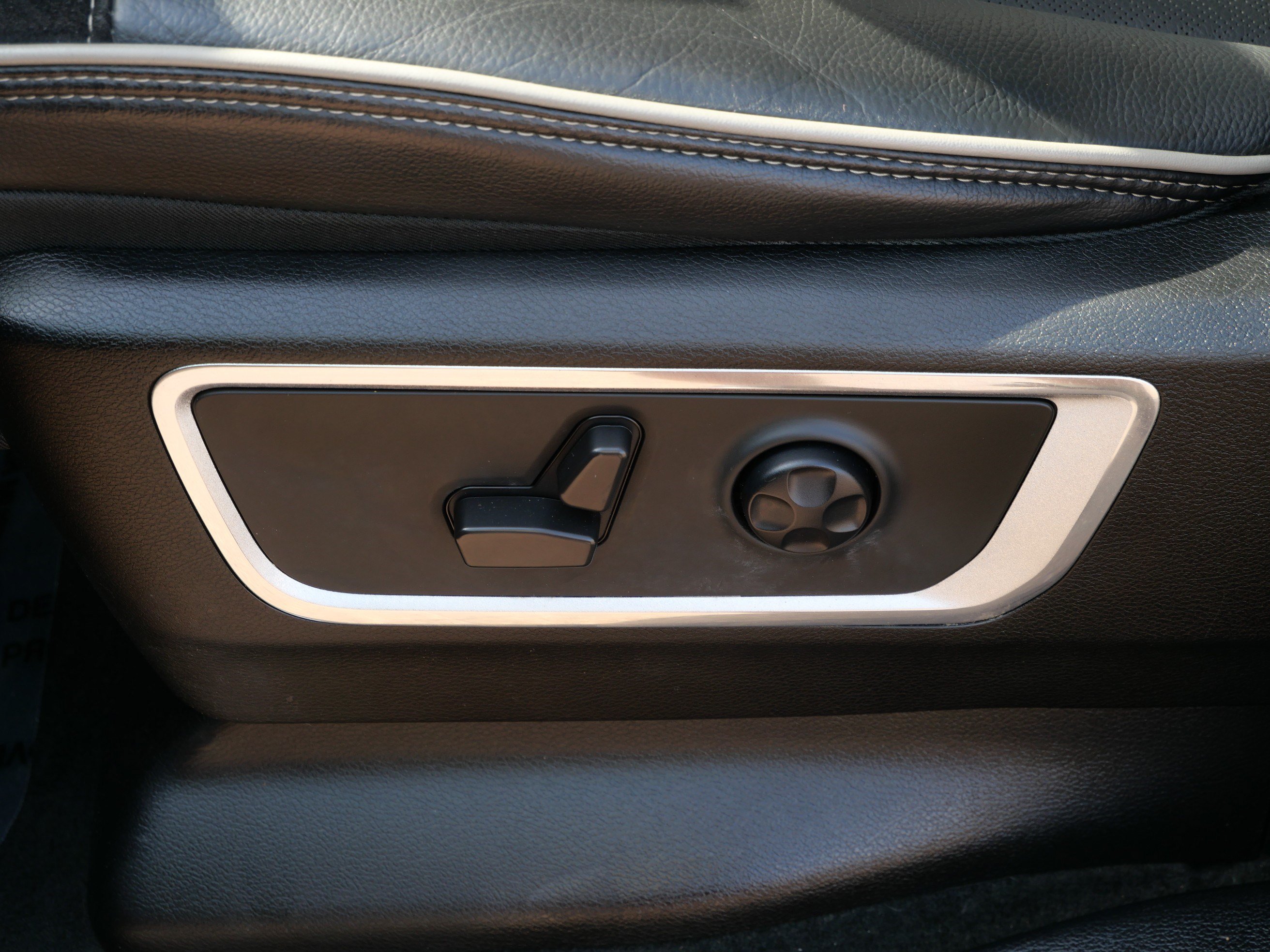 Used 2021 RAM 1500 Laramie AWD/4WD image 19