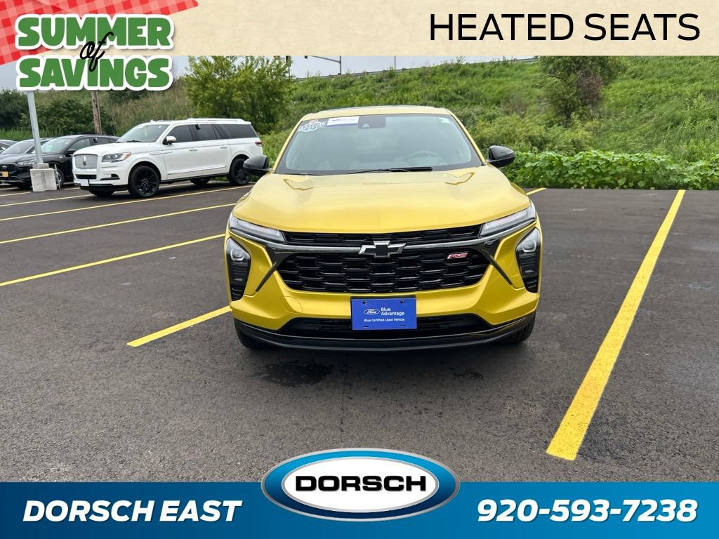 Used 2024 Chevrolet Trax RS w/ Sunroof Package FWD image 3