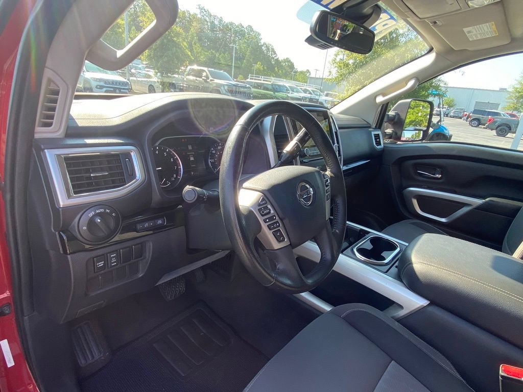Used 2021 Nissan Titan SV w/ SV Convenience Package RWD image 9