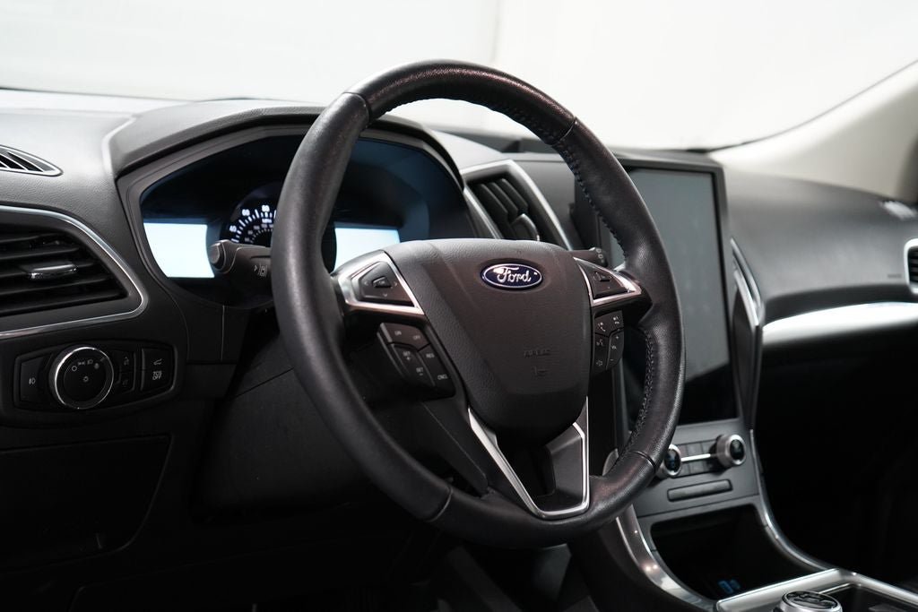 Certified 2023 Ford Edge Titanium AWD/4WD image 13
