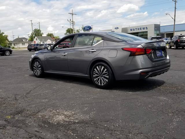 Used 2024 Nissan Altima 2.5 SV FWD image 8