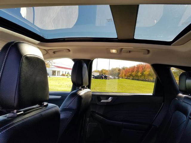 Certified 2025 Ford Escape Platinum w/ Premium Technology Package image 16