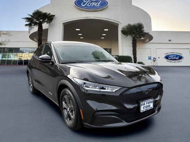 Certified 2022 Ford Mustang Mach-E Select AWD/4WD image 4
