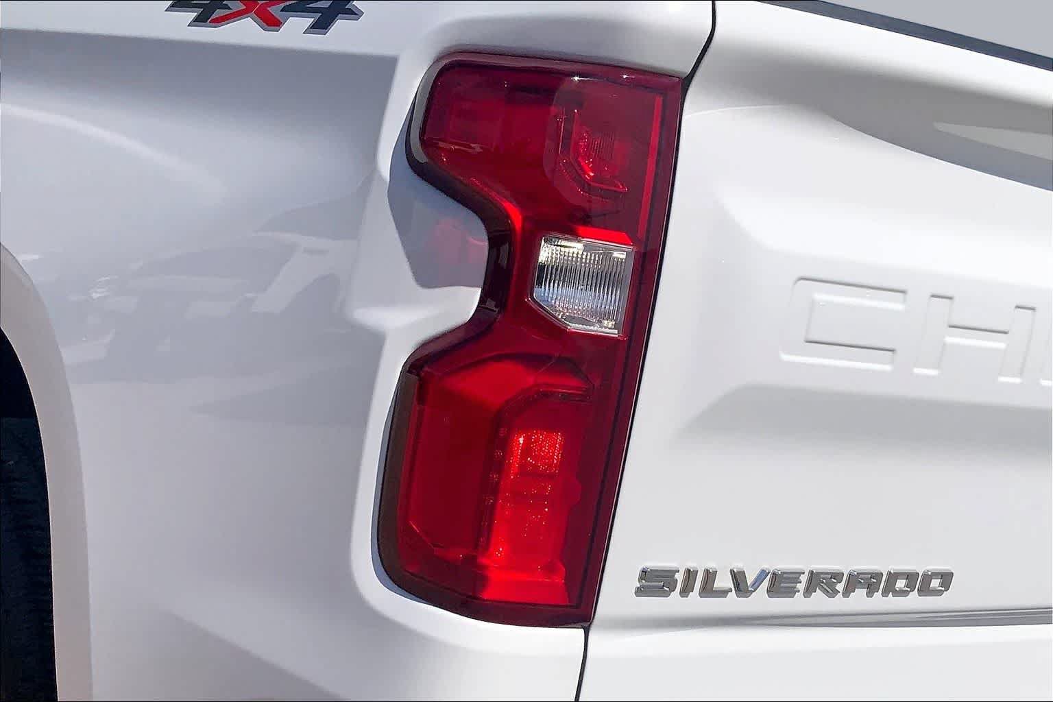 Used 2025 Chevrolet Silverado 1500 LTZ AWD/4WD image 29