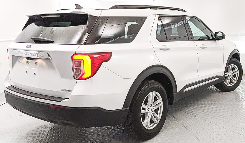 Certified 2023 Ford Explorer XLT AWD/4WD image 3