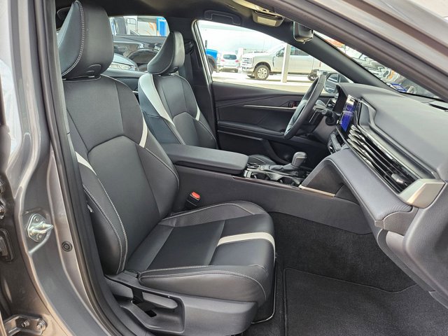 Used 2025 Toyota Camry SE image 21