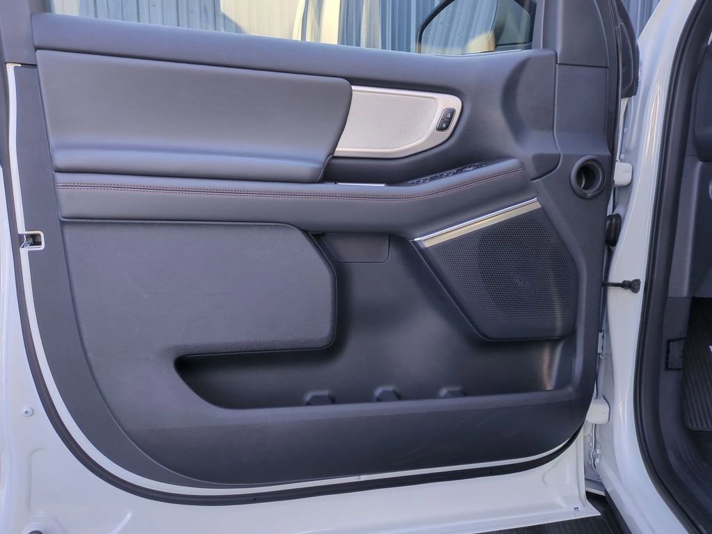 Certified 2025 Ford Expedition Active AWD/4WD image 12