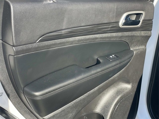 Used 2022 Jeep Grand Cherokee Laredo X image 23