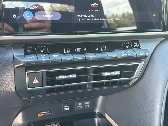 Used 2025 Toyota Camry XSE FWD image 32