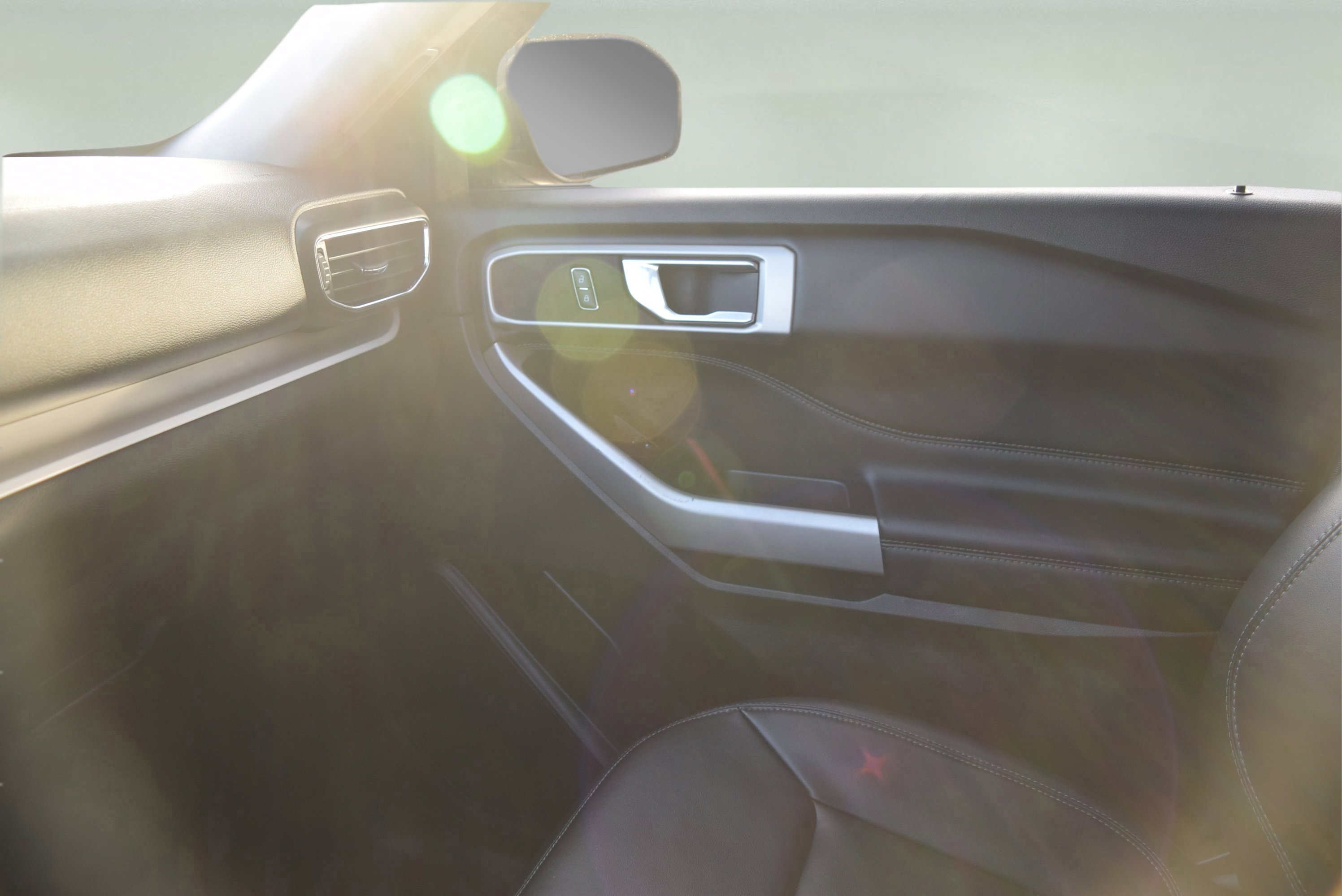 Certified 2023 Ford Explorer XLT w/ Equipment Group 202A image 15