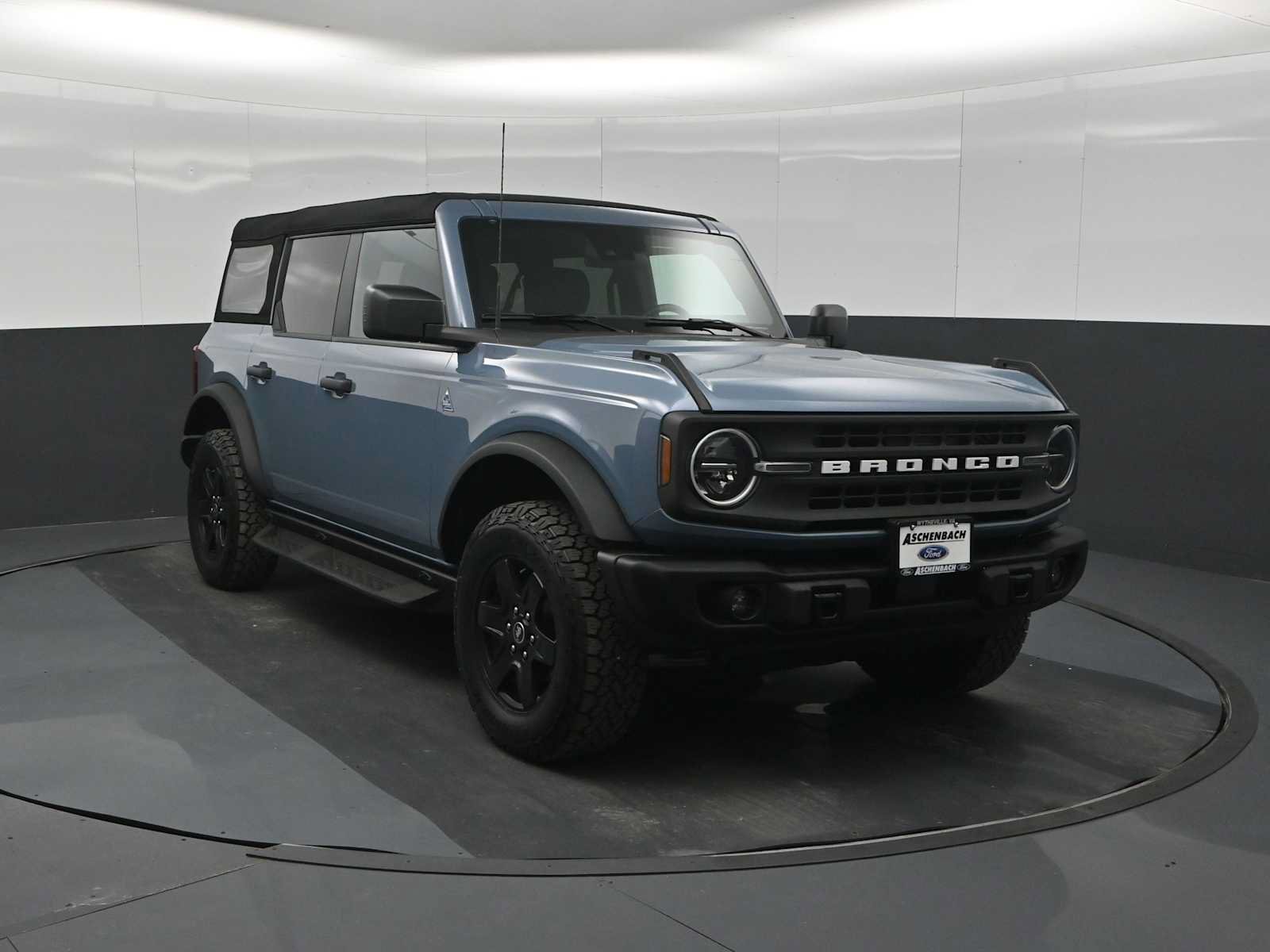 Certified 2024 Ford Bronco Black Diamond AWD/4WD image 2