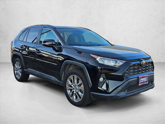 Used 2020 Toyota RAV4 XLE Premium FWD image 3
