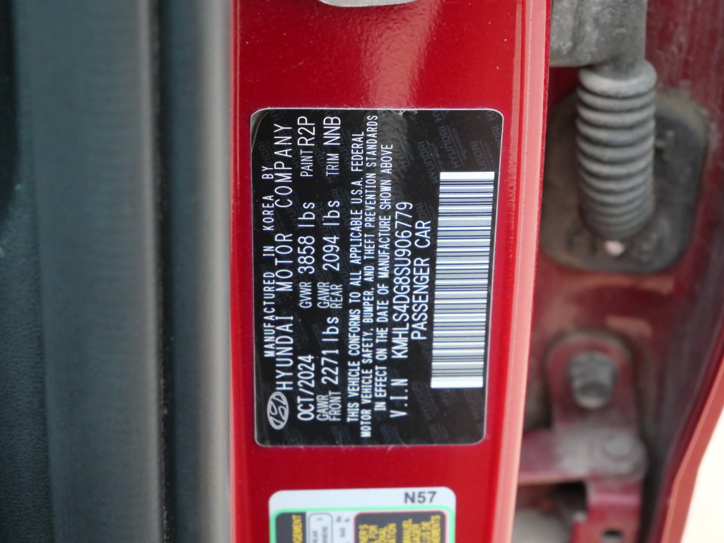 Used 2025 Hyundai Elantra SEL FWD image 30