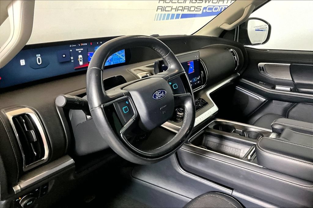 Certified 2025 Ford Expedition Platinum AWD/4WD image 10