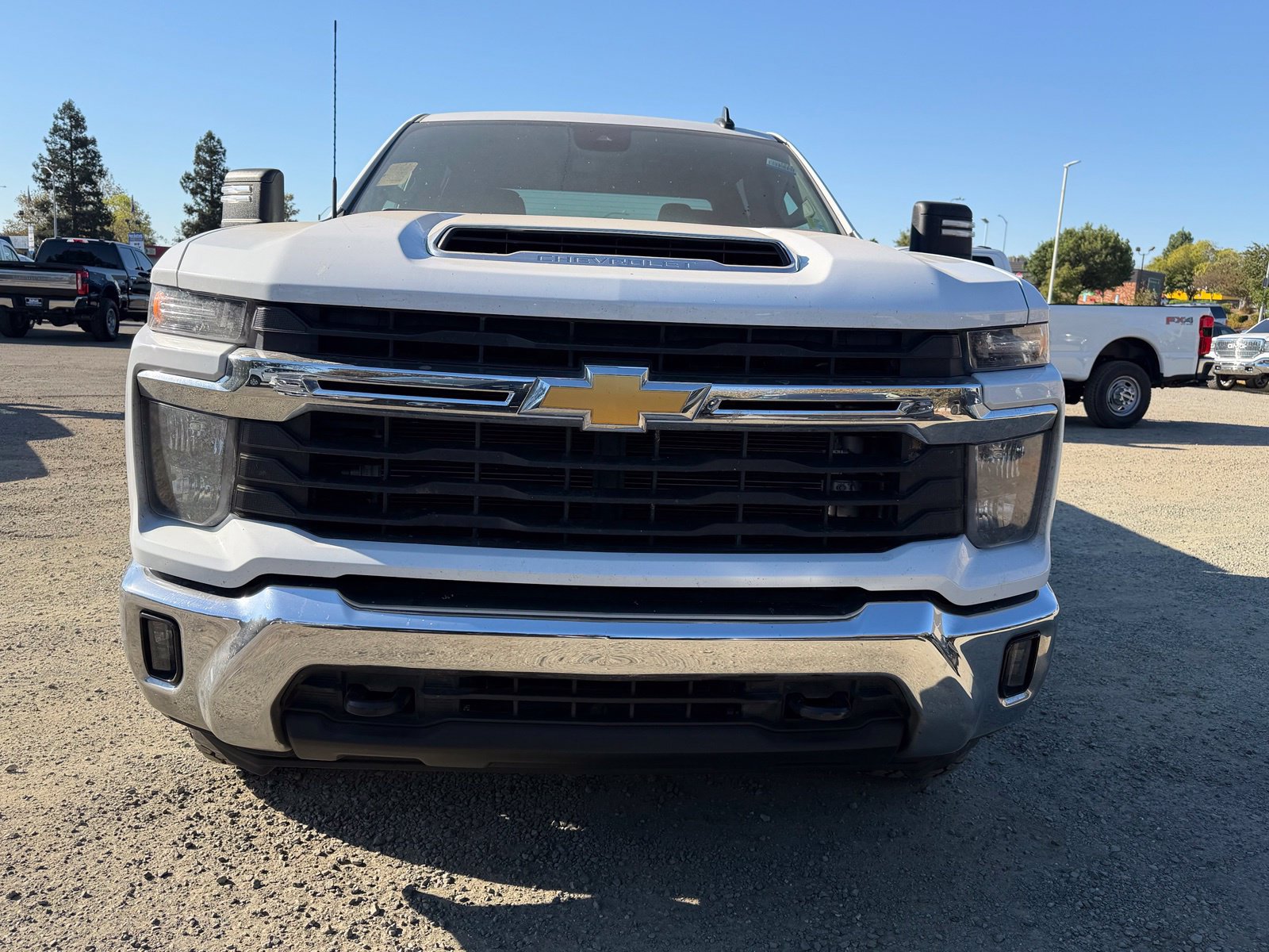Used 2025 Chevrolet Silverado 2500 LT AWD/4WD image 8