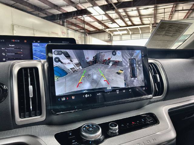 Certified 2025 Ford Expedition Active AWD/4WD image 36