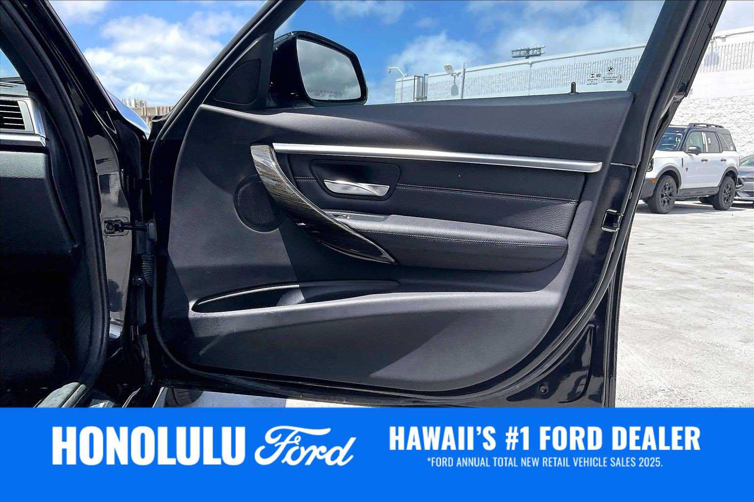 Used 2017 BMW 330i xDrive Sedan AWD/4WD image 28